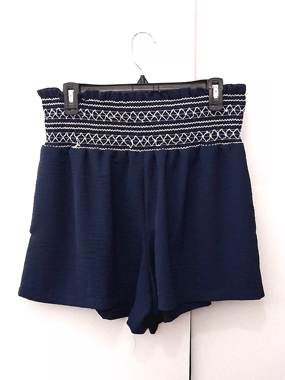 SHEIN Navy High-Waist Smocked Shorts with White Embroidery Size 1XL